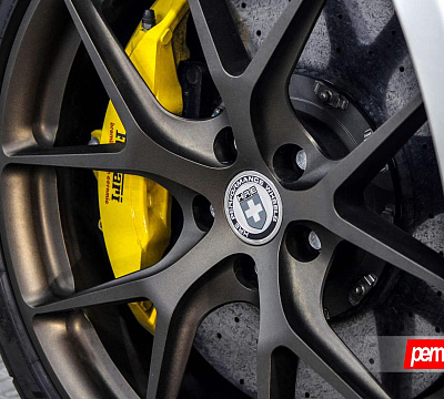 Фото дисков HRE P101 на Ferrari FF