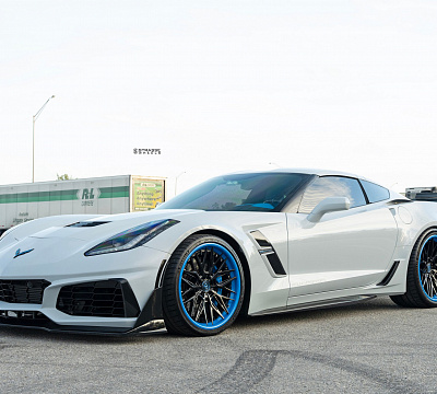 Фото дисков Strasse Wheels SV10M-RS Deep Concave FS на Chevrolet Corvette C7
