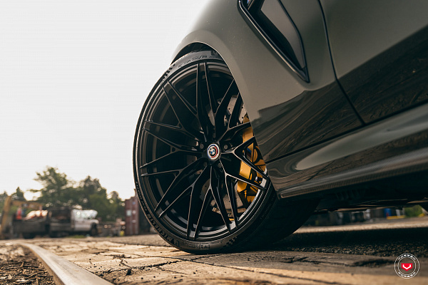 Фото дисков Vossen S21-02 Черный сатин на BMW 8/M8