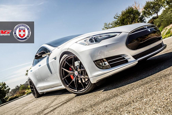 Фото дисков HRE P101 Черный сатин на Tesla Model S