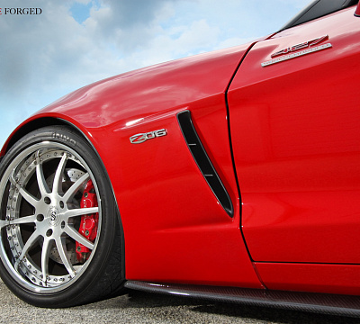 Фото дисков Strasse Wheels R10 Signature на Chevrolet Corvette C6