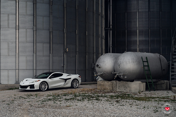 Фото дисков Vossen S21-02 Глянцевый лак на Chevrolet Corvette C8