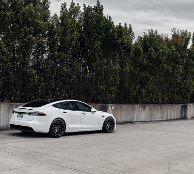 Фото дисков Vossen HFX-1 (5-Lug) на Tesla Model S