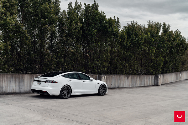 Фото дисков Vossen HFX-1 (5-Lug) Черный глянец на Tesla Model S