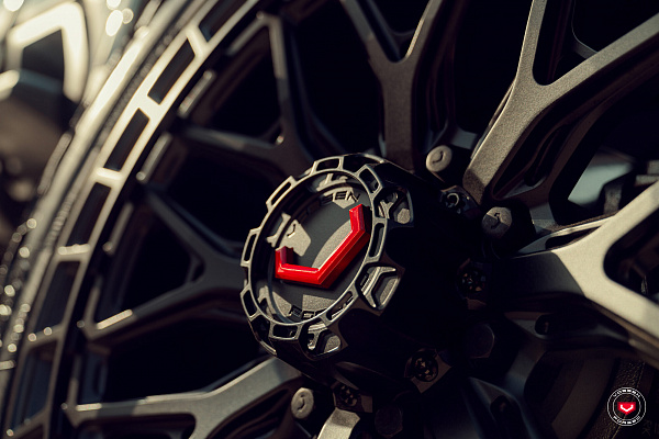 Фото дисков Vossen LCX-02 Черный сатин на GMC Sierra IV