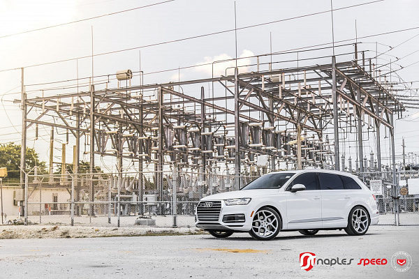 Фото дисков Vossen CG-205 Серебро на Audi Q7 (4M)