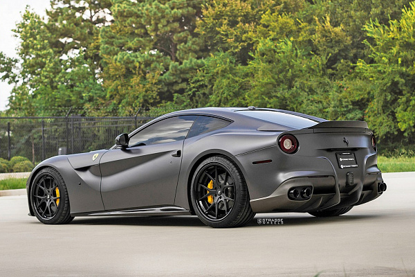 Фото дисков Strasse Wheels SM5R Deep Concave FS Черный сатин на Ferrari F12
