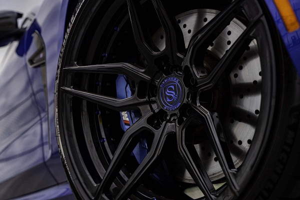 Фото дисков Strasse Wheels SV4 Deep Concave Duoblock Черный глянец на BMW 8/M8