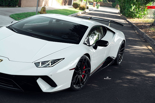 Фото дисков Anrky AN21 Черный сатин на Lamborghini Huracan