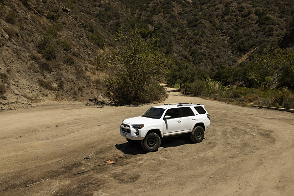 Фото дисков Rotiform STL Черный глянец на Toyota 4Runner V