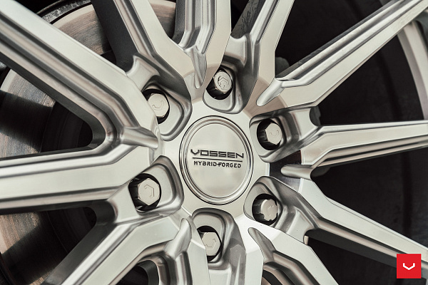 Фото дисков Vossen HF6-1 Серебро на Chevrolet Tahoe V