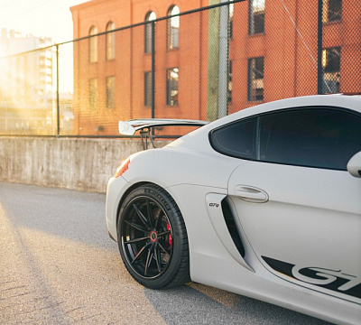 Фото дисков Brixton Forged R11-R на Porsche Cayman II