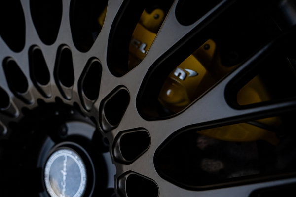 Фото дисков Brixton Forged TR20 Черный сатин на McLaren 720S