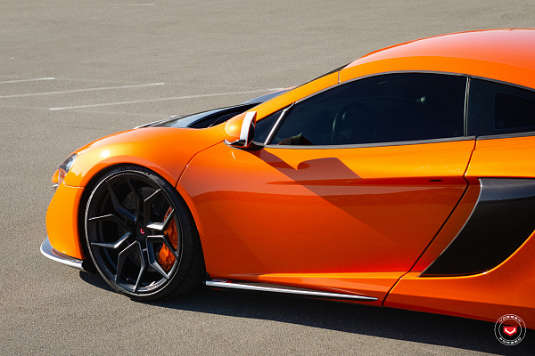 Фото дисков Vossen EVO-3 Черный сатин на McLaren 650S