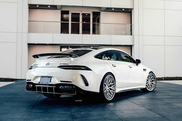 Фото дисков Strasse Wheels SV10M Deep Concave FS Глянцевый лак на Mercedes-Benz AMG GT I