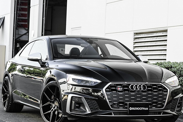 Фото дисков Giovanna Haleb Черный глянец на Audi A/S/RS 5 (F5)