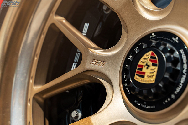 Фото дисков 1886 Wheels S007 Глянцевое золото на Porsche 911 VIII