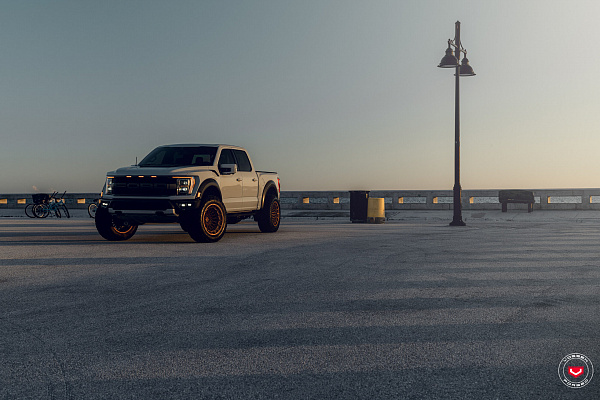 Фото дисков Vossen LCX-03 Сатиновая медь на GMC Sierra IV