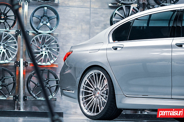 Фото дисков Vossen S17-04 Глянцевый лак на BMW 7 (G11/G12)
