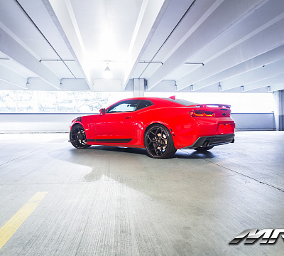 Фото дисков MRR M228 на Chevrolet Camaro VI