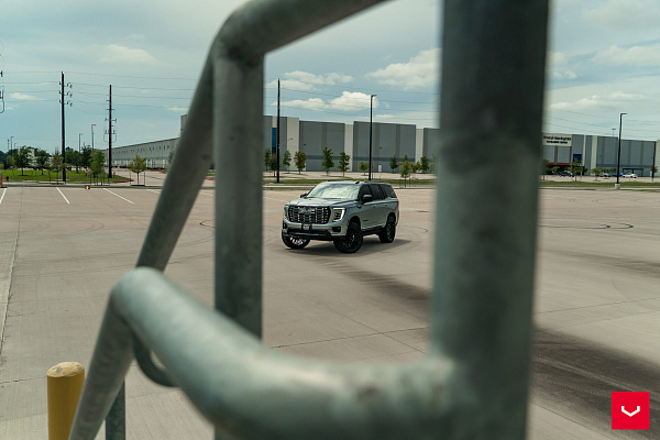 GMC Yukon V