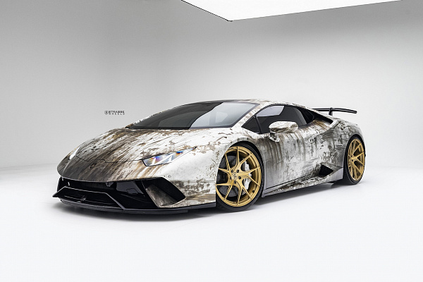 Фото дисков Strasse Wheels SM5RT Deep Concave Monoblock Сатиновое золото на Lamborghini Huracan