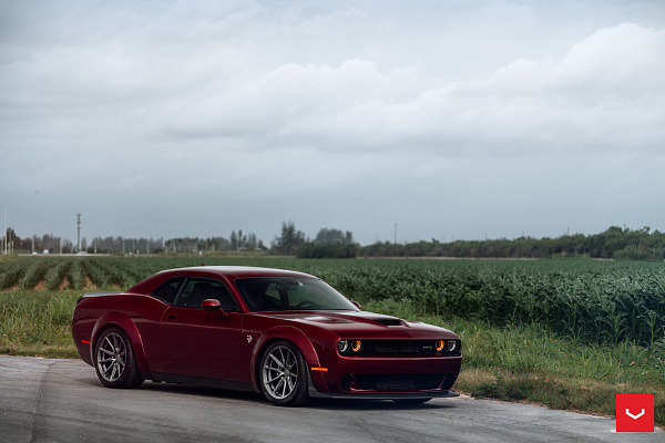 Фото дисков Vossen HF-3 Сатиновый графит на Dodge Challenger III