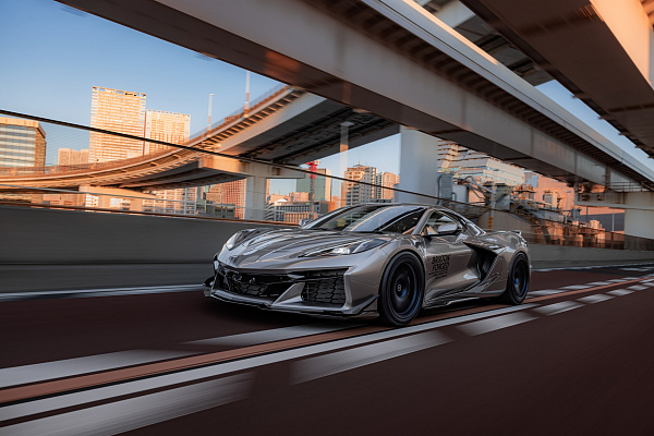 Фото дисков Brixton Forged RS01 Синий сатин на Chevrolet Corvette C8