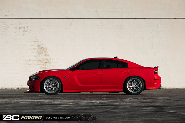 Фото дисков BC Forged LE52 // MLE52 Глянцевый лак на Dodge Charger VII