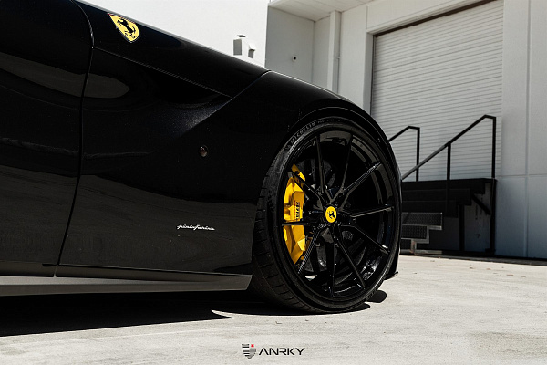 Фото дисков Anrky AN12 Черный глянец на Ferrari F12