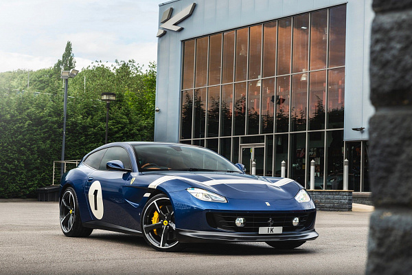 Фото дисков Kahn Type 62 Черный глянец на Ferrari GTC4Lusso