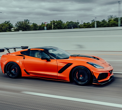 Фото дисков Strasse Wheels SM5R Deep Concave FS на Chevrolet Corvette C7