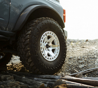 Фото дисков Black Rhino BAHARI на Ford Bronco
