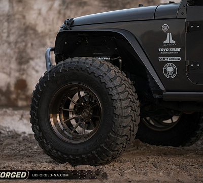 Фото дисков BC Forged LE10 // MLE10 на Jeep Wrangler III (JK)