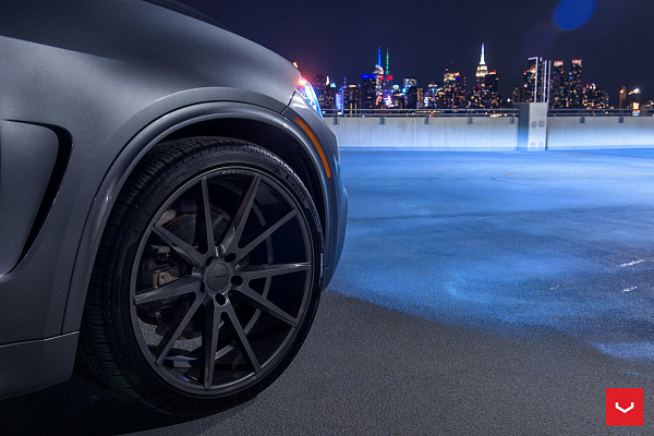Фото дисков Vossen VFS-1 Сатиновый графит на BMW X5/X5 M (F15/F85)