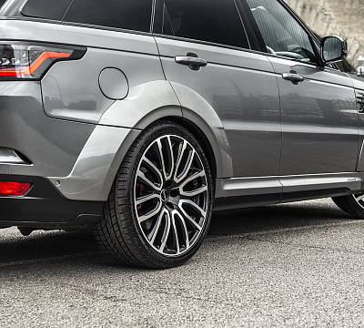 Фото дисков Kahn Pace Car на Range Rover Sport II