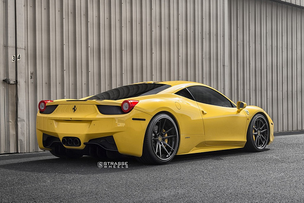 Фото дисков Strasse Wheels SV1 Deep Concave FS Черный сатин на Ferrari 458