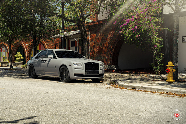 Фото дисков Vossen S17-14 Черный сатин на Rolls-Royce Ghost I