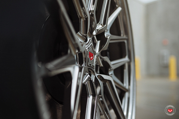 Фото дисков Vossen ML-X3 Глянцевый тонированный лак на Audi A/S 8 (D4)