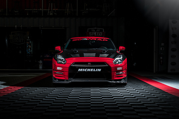 Фото дисков HRE P201 Черный глянец на Nissan GT-R