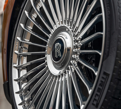 Фото дисков HRE L109M на Rolls-Royce Cullinan