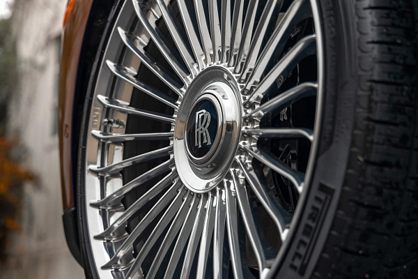 Фото дисков HRE L109M Полированный лак на Rolls-Royce Cullinan