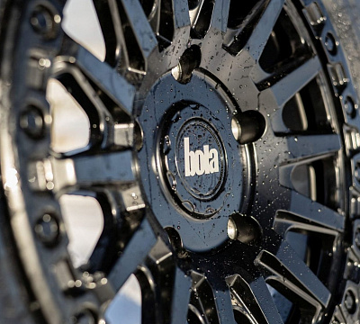 Bola B30