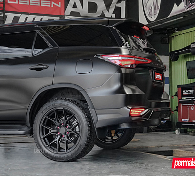 Фото дисков Vossen HF6-4 на Toyota Fortuner II
