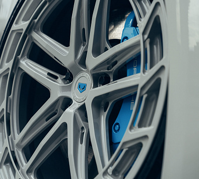 Фото дисков Vossen LC3-03T на Porsche Taycan I