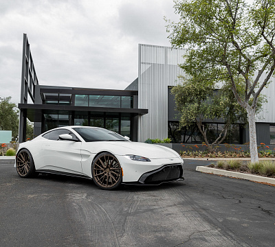 Фото дисков Vossen HF-4T на Aston Martin Vantage 4