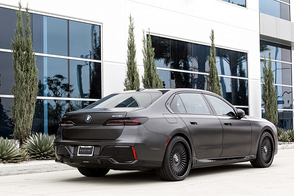 Фото дисков Savini SL10 Черный матовый на BMW 7 (G70)