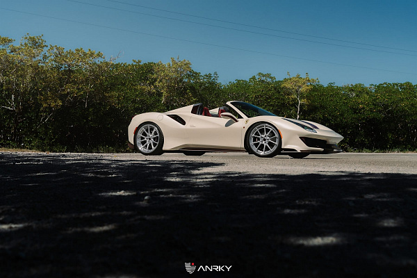 Фото дисков Anrky AN32 Глянцевый лак на Ferrari 488