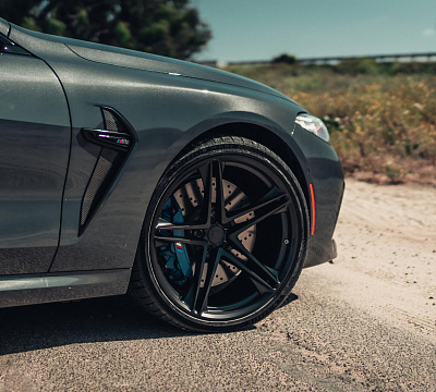 Фото дисков HRE P207 на BMW 8/M8
