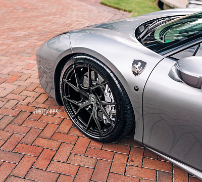 Фото дисков Strasse Wheels SM5RT Deep Concave Monoblock на Ferrari 488
